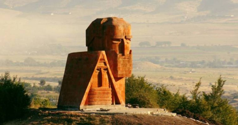 Փաշինյանը ՔՊ-ականներին ասել է Արցախի ճակատագրի մի քանի տարբերակ․ Հրապարակ
