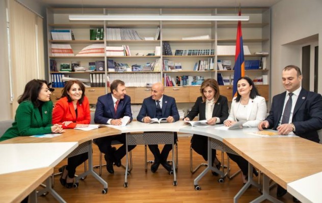 Իշխանություններում չեն կողմնորոշվում. Հրապարակ