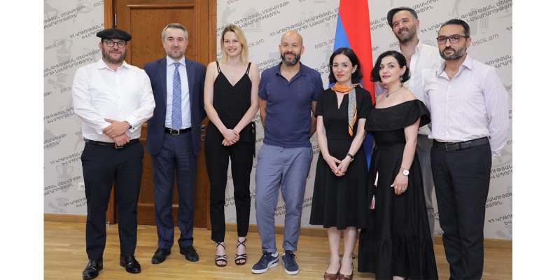 Ժաննա Անդրեասյանն ընդունել է «Նռան գույնը» հայ-ֆրանսիական պարային ներկայացման խմբի անդամներին