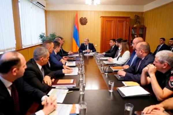 Ինչ է քննարկել Փաշինյանը Երասխում ստեղծված իրավիճակի մասով. Ժողովուրդ