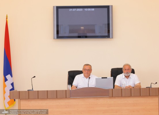 Թեզերն էլ են պարտադրում. Փաստ