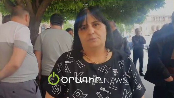 Հեղափոխությունից հետո հագուստի մաքսազերծումը 4-ից հասել է 12 դոլարի