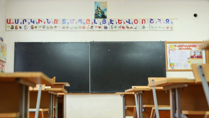 Արցախում ո՛չ դպրոցական հագուստ կա, ո՛չ՝ գրենական պիտույք
