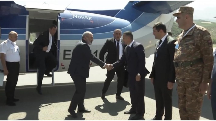 Ադրբեջանցիները սպասել են իրենց հերոս Նիկոլը օդանավակայանից հեռանա, նոր կրակեն