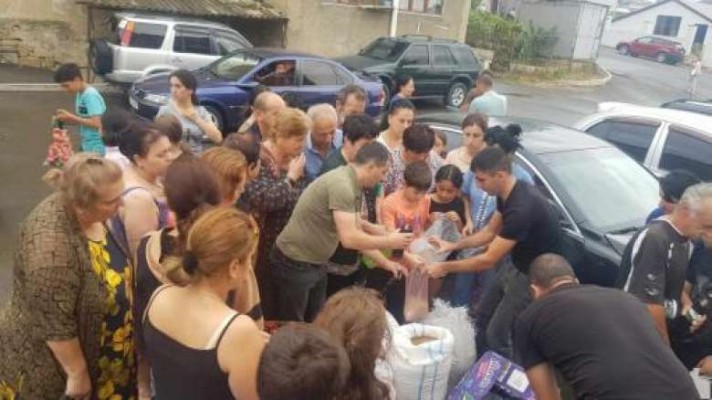 Ճարտարցիները կորկոտի ու դոշաբի երրորդ խմբաքանակն են ուղարկել Ստեփանակերտ