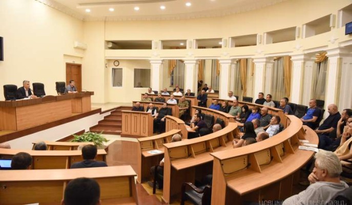 ԱՀ նախագահ Արայիկ Հարությունյանը ընդլայնված խորհրդակցությանը քննարկել է հետագա անելիքները
