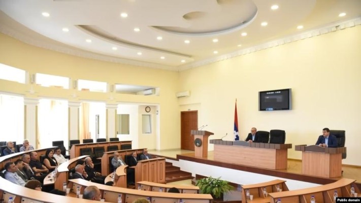 Պադվալային պայմանավորվածությունների մասին. Հրապարակ