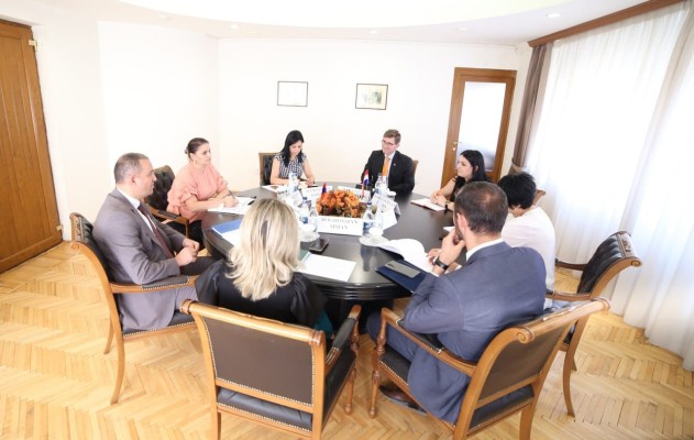 Էկոնոմիկայի նախարարն ընդունել է Նիդերլանդների դեսպանին