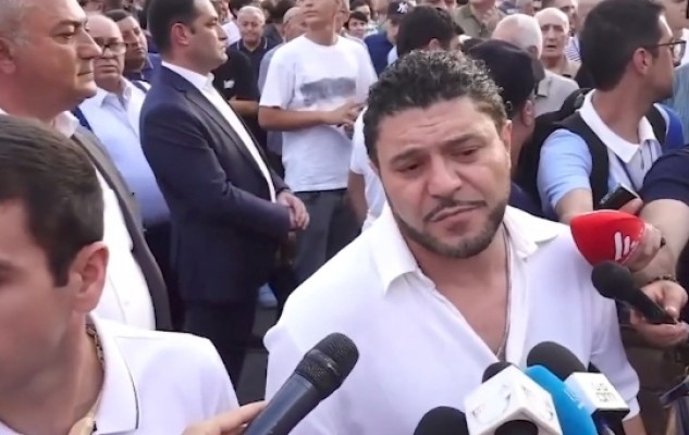 Ես պալիտիկ չեմ, բայց հոգիս ցավում է Արցախիս համար. Ռազմիկ Ամյան
