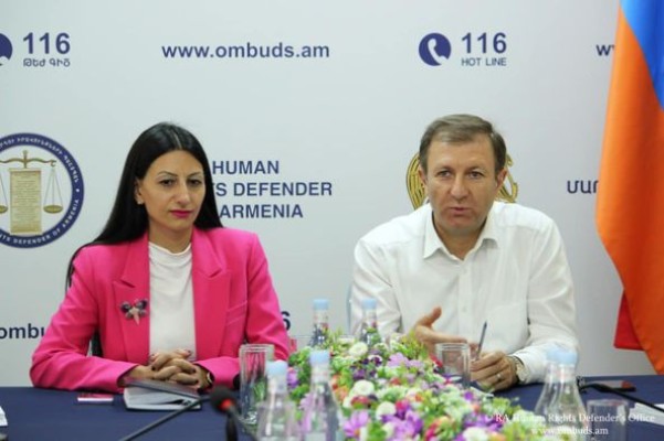Պաշտպանի աշխատակազմում քննարկում է անցկացվել ԿԸՀ ներկայացուցիչների հետ