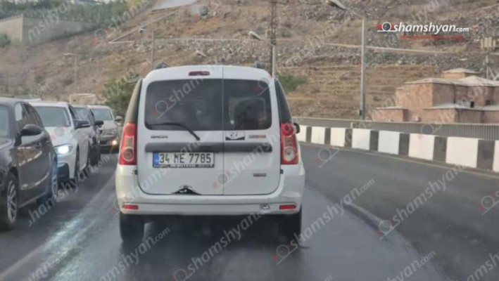 Թուրքական համարանիշներով ավտոմեքենան ազատ շրջում է Երևանում. shamshyan.com