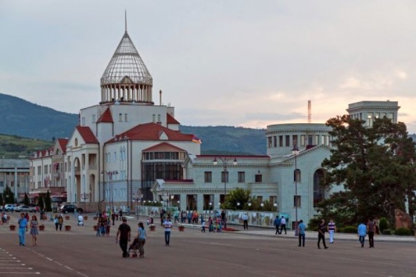 Ինչու հայերին չեն տարհանում Արցախից