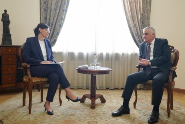 Փոխվարչապետը Հարավային Կովկասում ԶՖԳ տնօրենի հետ քննարկել է Արցախից բռնագաղթվածների խնդիրները