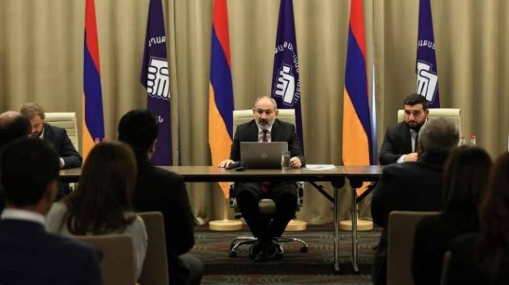 Ո՛չ մնալն է մի բան, ո՛չ՝ հեռանալը․ Հրապարակ