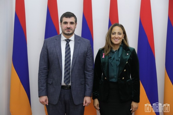 Արման Եղոյանը հանդիպել է Ֆրանկոֆոնիայի ԽՎ փոխնախագահ Ամելիա Լակրաֆի հետ