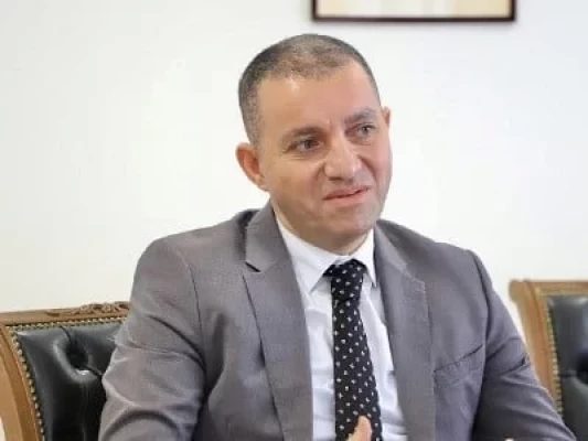 Փաշինյանը Վահան Քերոբյանին գործուղում է Լոնդոն