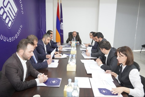 Փաշինյանը հրահանգել է վարկաբեկել Արցախի իշխանություններին, ՌԴ-ին «բոլորը նախկին են» կոդով. Ժողովուրդ