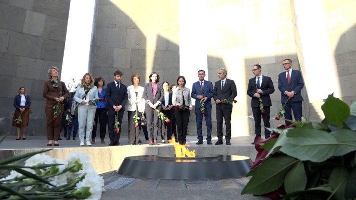 Ֆրանսիայի մշակույթի նախարարն այցելել է Ծիծեռնակաբերդի հուշահամալիր