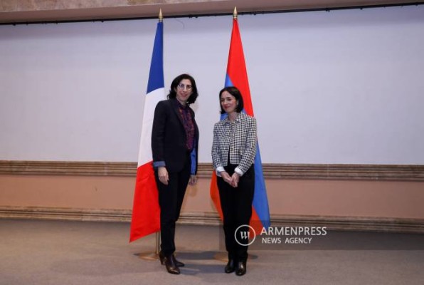 ԿԳՄՍ և Ֆրանսիայի մշակույթի նախարարները քննարկել են ԱՀ մշակութային ժառանգության պաշտպանության խնդիրը