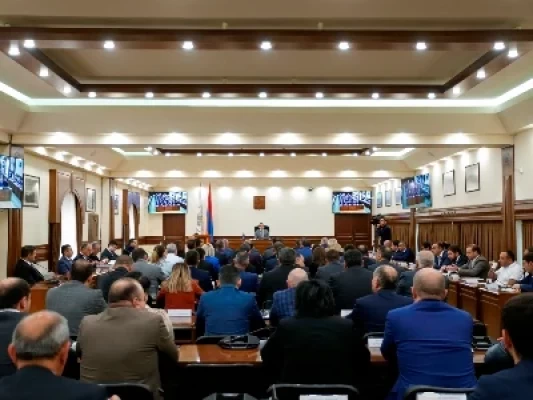 Տիգրան Ավինյանը ներկայացրեց Երևանի 3 վարչական շրջանների նոր ղեկավարներին