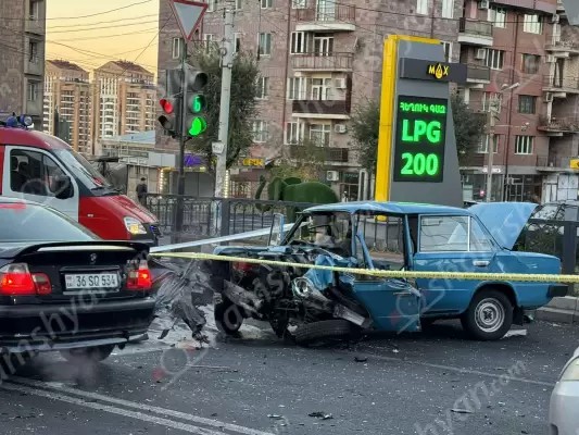 Ողբերգական ավտովթար՝ Երևանում. կա 1 զոհ, 2 վիրավոր. shamshyan.com