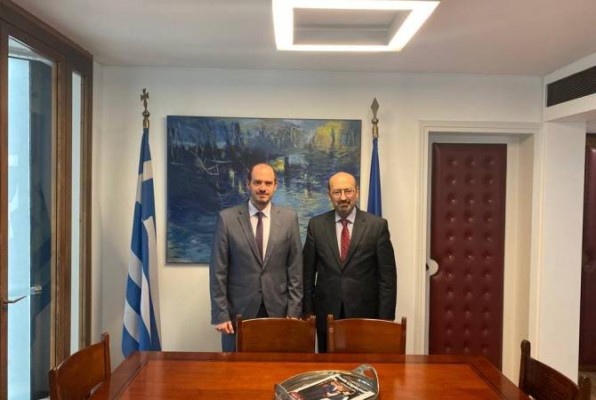 Դեսպան Մկրտչյանը հանդիպել է Սփյուռքի հարցերով Հունաստանի ԱԳ փոխնախարար Յորղոս Կոցիրասին