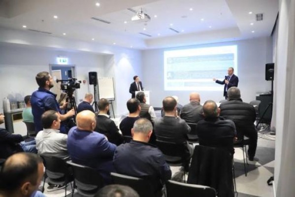 Անդրադարձ է կատարվել ԼՂ֊ից բռնի տեղահանվածների տնտեսական ինտեգրման գործընթացին