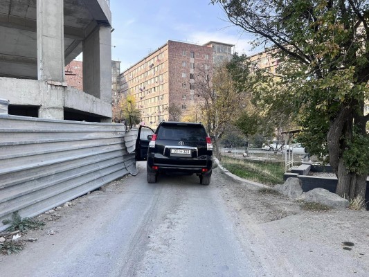 Ինչ է մնացել Նոր Նորքի 2-րդ զանգվածի հանրակացարաններ տանող փողոցից