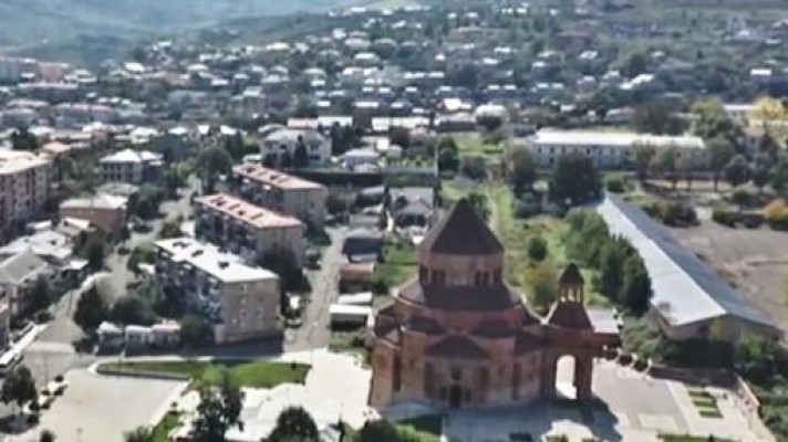 Ստեփանակերտի մայր եկեղեցու գմբեթներից հանել են խաչերը