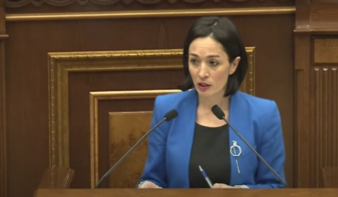 Դասագրքերի ոլորտում աղմուկը շատ է, որովհետև տարիների մոնոպոլիա է գործել, հիմա դաշտը ազատականացվել է․ ԿԳՄՍ նախարար