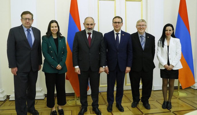 Նիկոլ Փաշինյանն ընդունել է Կանադայի խորհրդարանական պատվիրակությանը