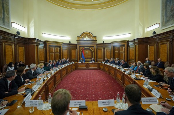 ՀՀ փոխվարչապետերը համատեղ հանդիպում են ունեցել ԵՄ դեսպանների հետ