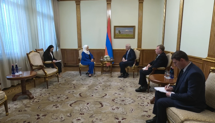 Նախագահ Վահագն Խաչատուրյանն ԱՄԷ դեսպանի հետ քննարկել է համագործակցային հարցեր