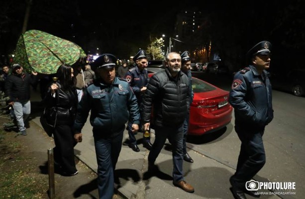 Փաշինյանին կարելի էր, մյուսներին՝ ոչ․ Հրապարակ