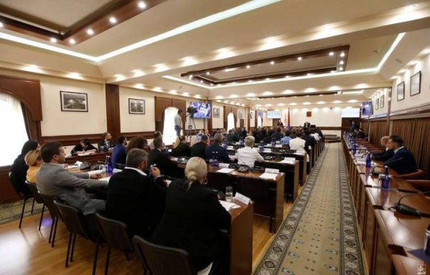 Երևանի ավագանու հերթական ստուգարքը․ Հրապարակ