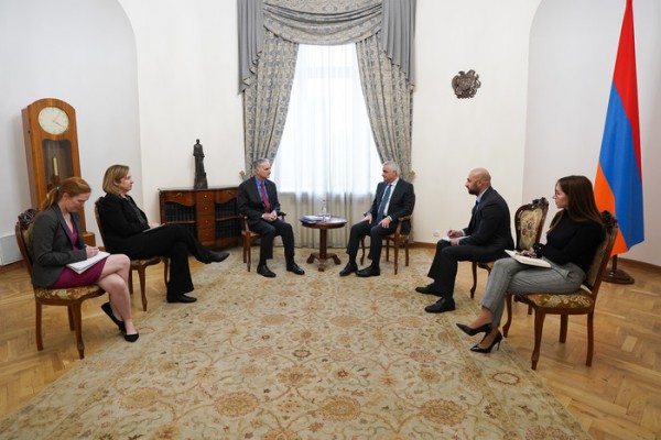 Փոխվարչապետ Մհեր Գրիգորյանն ընդունել է ԵԱՀԿ ՄԽ ամերիկացի համանախագահ Լուիս Բոնոյին