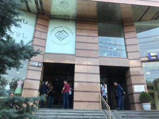 Իշխանությունը ընտրությունների շեմին որոշել է բարելավել ձայն բերողների սոցիալական վիճակը․ Հրապարակ