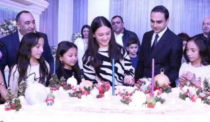 Տիգրան Ավինյանը հյուրընկալել է արցախցի փոքրիկներին