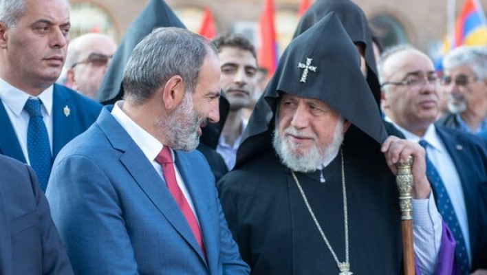 Փաշինյանը վախենում է․ եկեղեցին հանրային բարձր վստահություն ունի