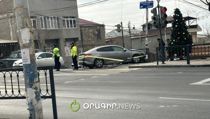 Ավտովթար՝ Պարույր Սևակ-Ուլնեցի խաչմերուկում
