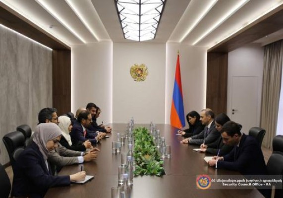 ԱԽ քարտուղարը ԱՄԷ պատվիրակության ղեկավարի հետ քննարկել է տարածաշրջանային համագործակցությունը