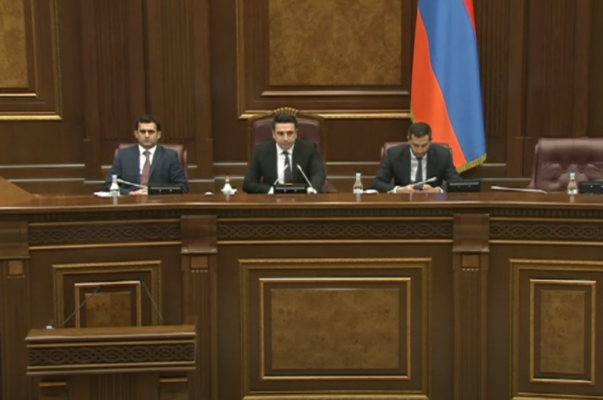 Խորհրդարանն ընդունեց Հայաստանում պատվավոր կոչումների չեղարկման նախագիծը
