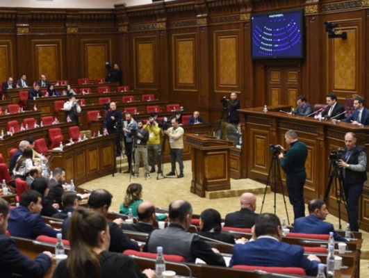 Պատվավոր կոչումս մրցանակիդ վնաս չի