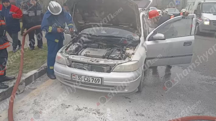 «Վերնիսաժի» մոտ Opel է այրվել․ shamshyan.com