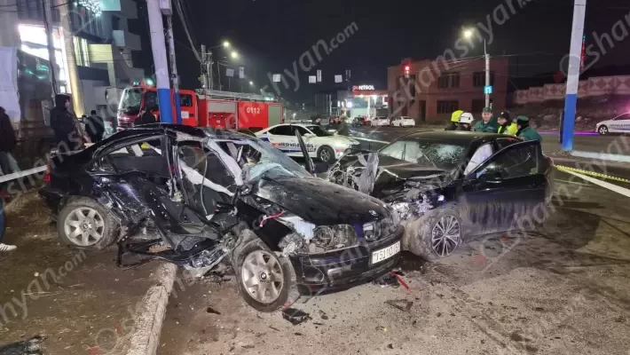 Երևանում բախվել են BMW-ն ու Toyota-ն. կա 1 զոհ, 3 վիրավոր. shamshyan.com