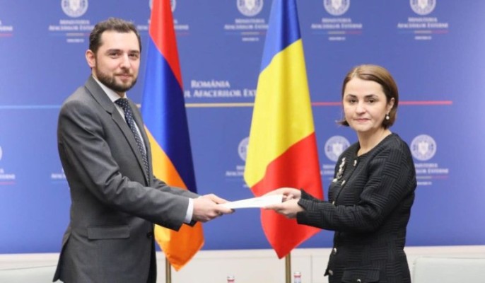 Դեսպան Տիգրան Գալստյանը հանդիպել է Ռումինիայի ԱԳ նախարարի հետ