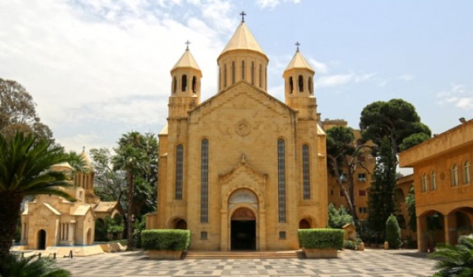Արամ Ա-ի ներկայացուցիչը հանդիպել է Վատիկանի պետական քարտուղարի հետ