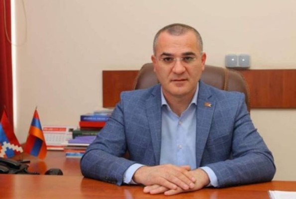Արցախի նախկին պետնախարարն արտագաղթո՞ւմ է․ Հրապարակ