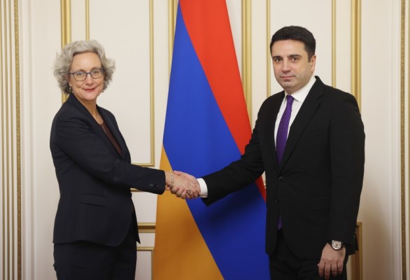 Ալեն Սիմոնյանը ընդունել է Հայաստանում Նորվեգիայի նորանշանակ դեսպան Բերգլյոտ Հովլանդին