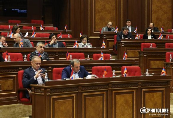 ԱԺ ընդդիմության հետ ո՛չ Արեւմուտքն է համագործակցում, ո՛չ Ռուսաստանը. Հրապարակ